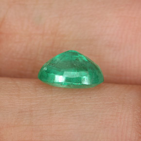 Emerald Gemstone in 8 x 6 mm (calibrated) Size for Sale, Emerald Stone in Green Color