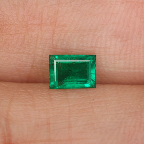 0.41 ct Green Emerald Gemstone, Emerald Gem in Baguette Facet Shape for Sale.
