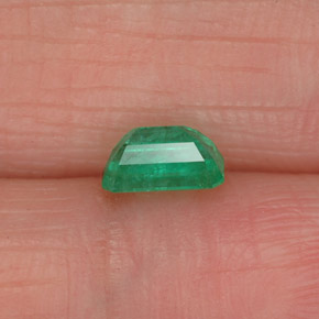 Emerald Gemstone in 5.8 x 3.7 mm Size for Sale, Emerald Stone in Green Color