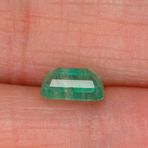 Emerald Gemstone in 6 x 4 mm (calibrated) Size for Sale, Emerald Stone in Green Color