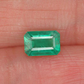 0.60 ct Green Emerald Gemstone, Emerald Gem in Octagon Facet Shape for Sale.