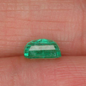 Emerald Gemstone in 6 x 4 mm (calibrated) Size for Sale, Emerald Stone in Green Color
