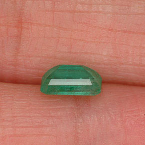 Emerald Gemstone in 6 x 4 mm (calibrated) Size for Sale, Emerald Stone in Green Color