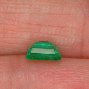 Emerald Gemstone in 5.7 x 4 mm Size for Sale, Emerald Stone in Green Color