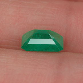 Emerald Gemstone in 7.6 x 5.8 mm Size for Sale, Emerald Stone in Green Color