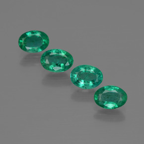Intense Green Smaragd Edelstein - 0.5ct Oval facettiert (ID: 412072)