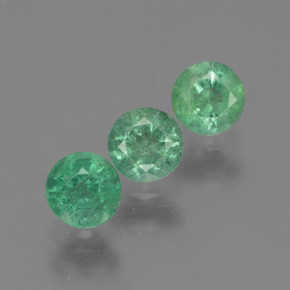 0.3ct Round Facet Green Emerald Gem for sale 0.3ct Round Facet Green Emerald Gem (ID: 428770)