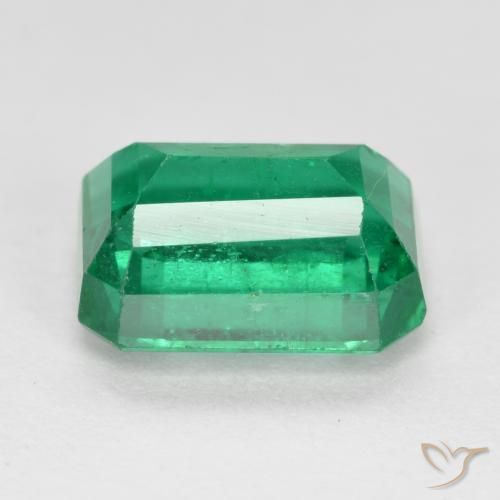 Emerald Gemstone in 9 x 7 mm (calibrated) Size for Sale, Emerald Stone in Electric Green Color