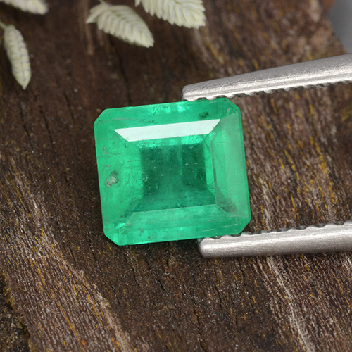 Pistachio Green Emerald Gem - 1.2ct Octagon Step Cut (ID: 499371)
