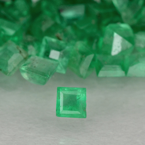 Warm Green Smeraldo Gem - 0ct Taglio graduale quadrato (ID: 500680)