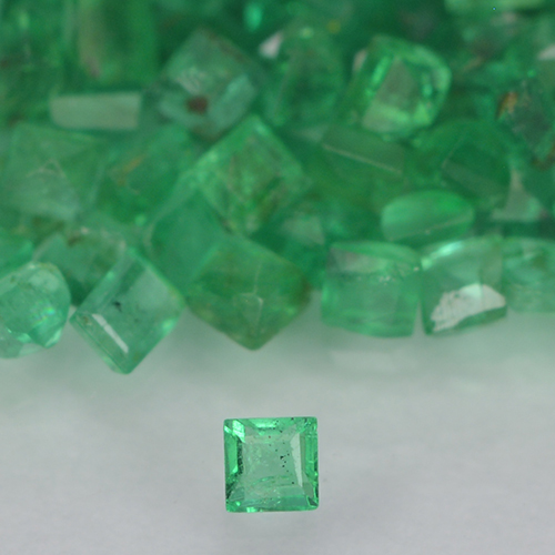 Warm Green Emerald Gem - 0ct Square Step-Cut (ID: 500884)