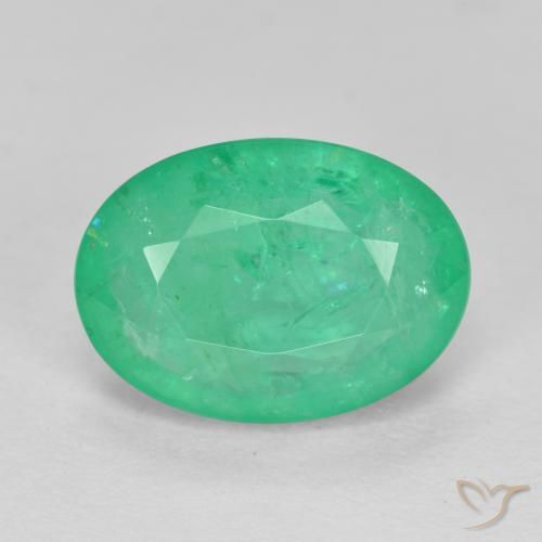 2,67 ct Smaragd im Ovalschliff, 10,7 x 7,7 mm aus Kolumbien, Photo A