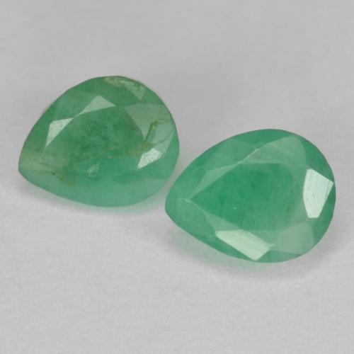 Medium light Green Emerald Gem - 0.5ct Pear Facet (ID: 585481)
