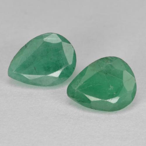 Medium light Green Smeraldo Gem - 0.6ct Sfaccettatura a pera (ID: 585485)