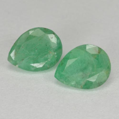 Pistachio Green Emerald Gem - 0.5ct Pear Facet (ID: 585486)