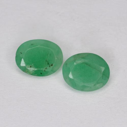 Medium light Green Smeraldo Gem - 0.3ct Ovale sfaccettato (ID: 586489)