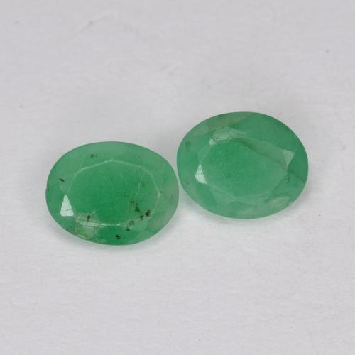 0.3ct (2 pcs) Medium light Green Emerald Gems from Colombia