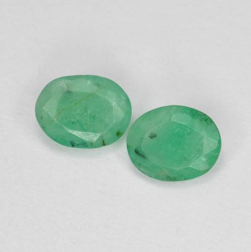 Bright Green Emerald Gem - 0.3ct Oval Facet (ID: 586497)