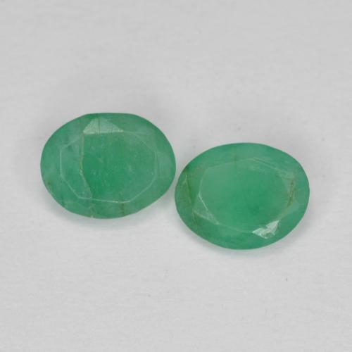 Medium light Green Emerald Gem - 0.3ct Oval Facet (ID: 586498)
