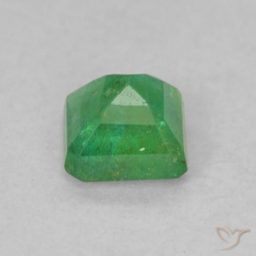 Emerald Gemstone in 4 x 4 mm (calibrated) Size for Sale, Emerald Stone in Shamrock Green Color