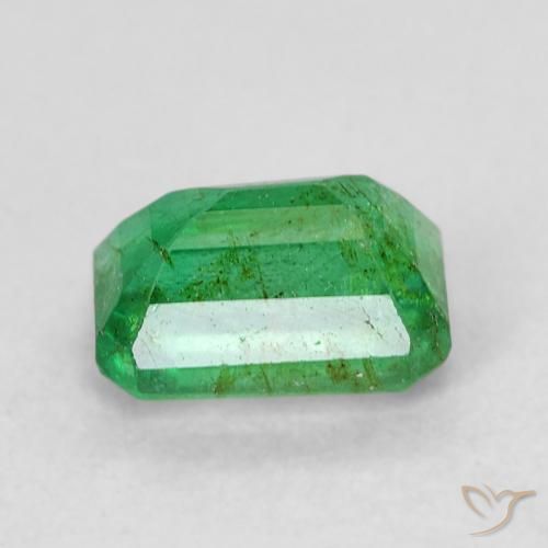 Emerald Gemstone in 6 x 4 mm (calibrated) Size for Sale, Emerald Stone in Shamrock Green Color
