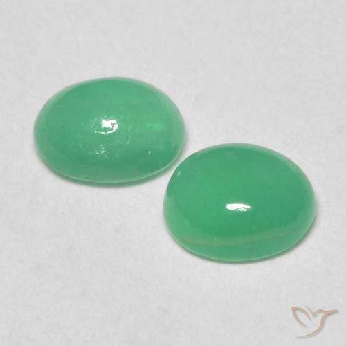 Emerald Gemstones in 5 x 4 mm (calibrated) Size for Sale, Emerald Stones in Shamrock Green Color