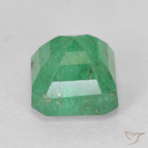 Emerald Gemstone in 4.7 x 4.7 mm Size for Sale, Emerald Stone in Shamrock Green Color