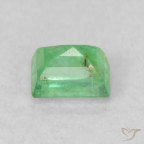 Emerald Gemstone in 3.3 x 2.6 mm Size for Sale, Emerald Stone in Light Shamrock Green Color