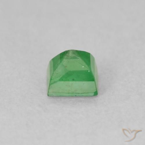 Emerald Gemstone in 3 x 3 mm (calibrated) Size for Sale, Emerald Stone in Shamrock Green Color