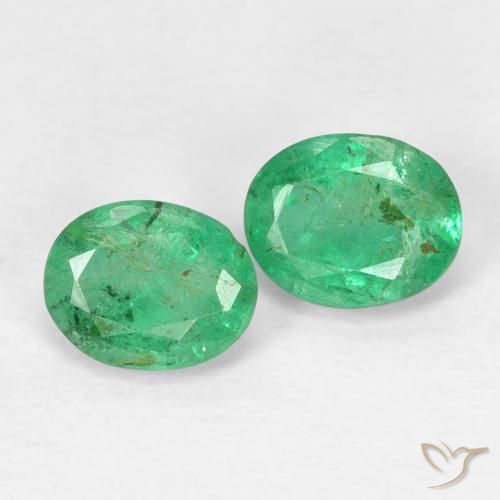 0.81 ct Oval Cut Emerald, 5.3 x 4.2 mm From Colombia, Photo A
