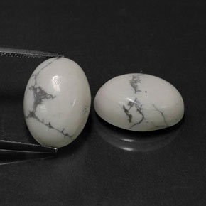 12.50 ct White Howlite Gemstone, Howlite Gem in Oval Cabochon Shape for Sale.