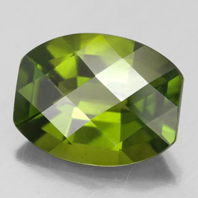 4.70 ct Green Idocrase Stone, Natural Idocrase in Cushion Checkerboard Shape for Sale