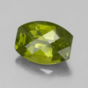 2.73 ct Green Idocrase Stone, Natural Idocrase in Barrel Checkerboard Shape for Sale