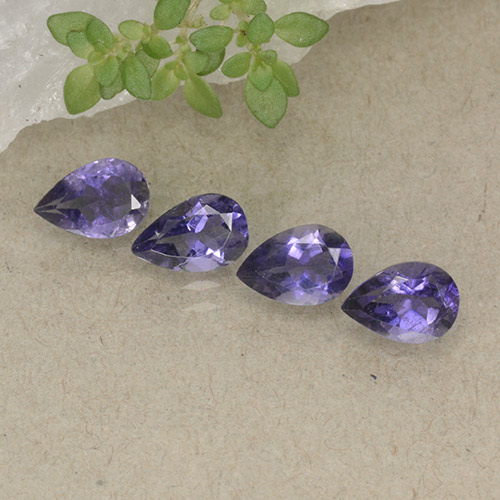 Púrpura azulado oscuro Iolita Gema - 0.4ct Corte en forma de pera (ID: 498074)