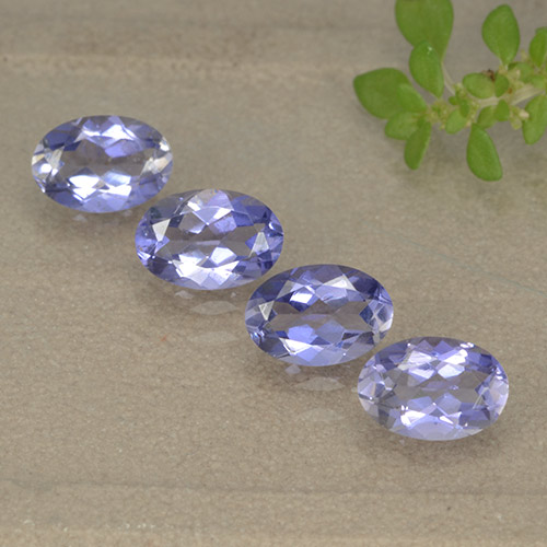 4-teiliges Iolith / Set - Ovalschliff Violet aus Madagaskar - Größe 6,1 x 4,1mm, Gewicht 1,68 ct gesamt / Durchschn. je 0,42 ct, Farbe: Violet, Mohs-Härte 7 - 7,5 Geeignet für den täglichen Gebrauch im Schmuck, Photo A