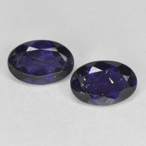 Iolita Ovalada a juego de 2 piezas en tamaño 6 x 4,1mm, peso 0,8 ct en total / promedio. 0,4 ct cada uno, Violeta oscuro en claridad si, piedra preciosa natural No tratado, dureza de Mohs 7 - 7.5 Adecuado para joyas de uso diario, Photo A