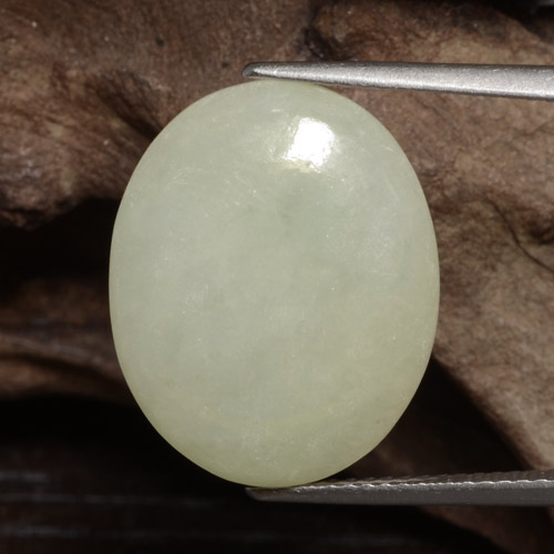 19 x 15,3 mm 毫米缅甸椭圆形黄色翡翠,重 10,6 克拉,天然宝石,半透明 净度,1 翡翠 - 颜色为灰黄绿色,莫氏硬度为 6 - 6,5, Photo A