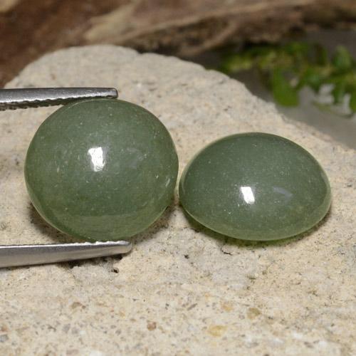 Mossy Green Giadeite Gem - 6.3ct Cabochon rotondo (ID: 470590)