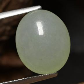 Medium Green Jade Edelstein - 6.2ct Oval Cabochon (ID: 471291)