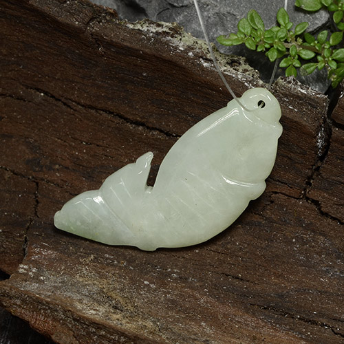 23.9ct Carved Fish with Hole White Green Jadeite Gem for sale 23.9ct Carved Fish with Hole White Green Jadeite Gem (ID: 484850)