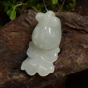 gräulich-weiß Jade Edelstein - 29.7ct Geschnitzter Fisch mit Loch (ID: 494278)