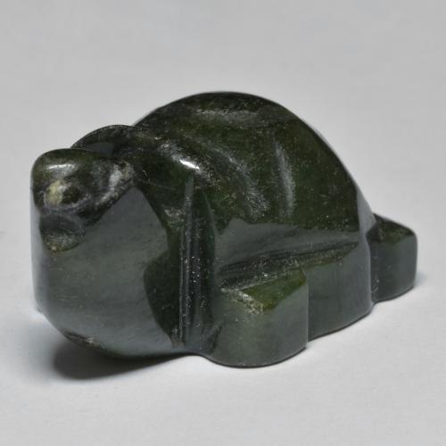 Verde medio Jadeíta Gema - 117ct Tallada en Forma de Tortuga (ID: 582398)