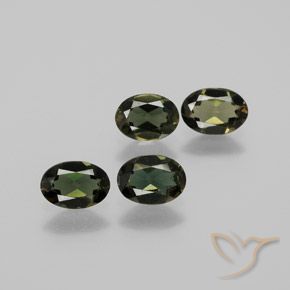 Lotto di 4 pezzi Cornerupina verde taglio ovale Cornerupina - Dimensioni 5,9 x 4,2mm, peso 1,63 ct totali / media. 0,41 ct ciascuno, colore: Verde marroncino, durezza Mohs 6,5 - 7 adatto per gioielli da indossare ogni giorno , Photo A