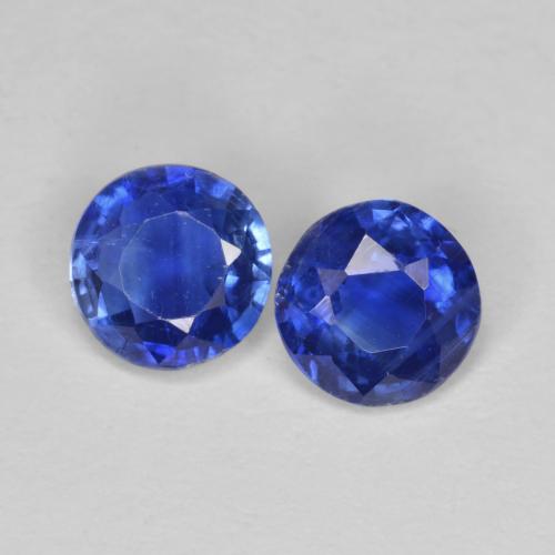 Cianita Circular a juego de 2 piezas en tamaño 5,1mm, peso 1,1 ct en total / promedio. 0,55 ct cada uno, Azul oscuro en claridad vs-si, piedra preciosa natural No tratado, dureza de Mohs 6 - 7, Photo A