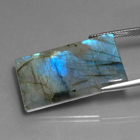 Labradorite Gemstone in 31.1 x 18.6 mm Size for Sale, Labradorite Stone in Multicolor Color