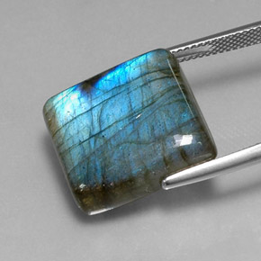 Labradorite Gemstone in 17.8 x 16.3 mm Size for Sale, Labradorite Stone in Multicolor Color