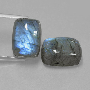 18.62 ct Blue Labradorite Gemstone, Labradorite Gem in Cushion Cabochon Shape for Sale.
