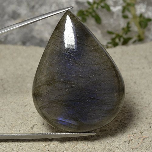 Labradorita Cabujón Pera de 94,23 ct de Madagascar, Dimensión 43,3 x 32,9mm, Claridad Translúcido, Piedra preciosa natural No tratado, 1 pieza de Labradorita en color Multicolor, Dureza Mohs de 6 - 6.5, Photo A