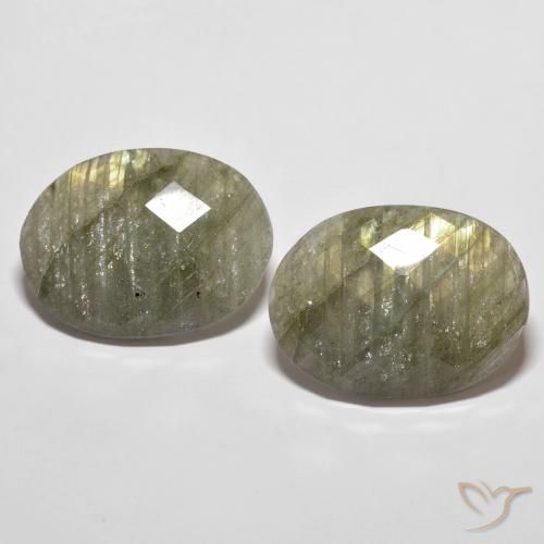 Coppia Labradorite Ovale abbinata 20,1 x 14,9mm - Peso 21,64 ct totali / media. 10,82 ct ciascuno, pietra preziosa naturale non trattati, colore Multicolore in purezza Translucent, durezza Mohs 6 - 6,5, Photo A