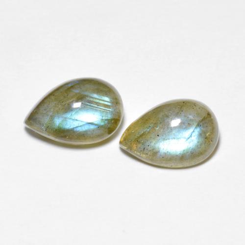 Coppia Labradorite Pera abbinata 9,1 x 6,1mm - Peso 3,15 ct totali / media. 1,58 ct ciascuno, pietra preziosa naturale non trattati, colore Multicolore in purezza Translucent, durezza Mohs 6 - 6,5, Photo A